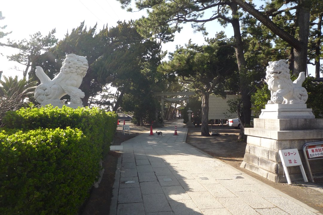 イジらないで、長瀞さん Don't Toy with Me, Miss Nagatoro | 森戸神社 Morito Shrine — からかい声が止まる石段