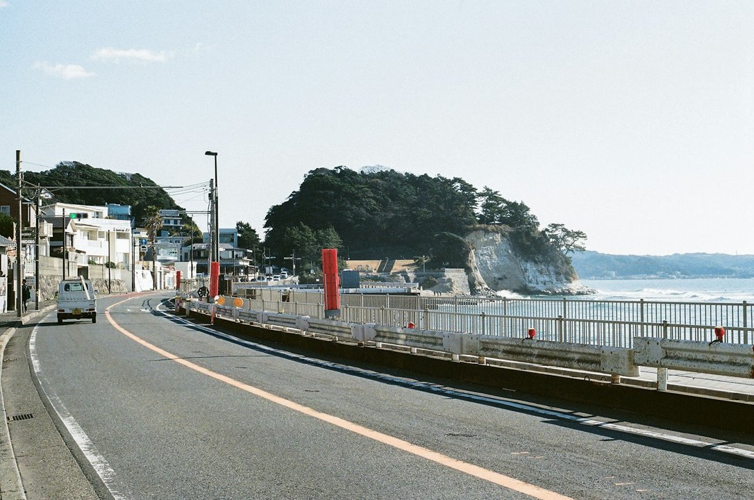 Slam Dunk | Kamakurakōkōmae Station Platform — Sea View Frames