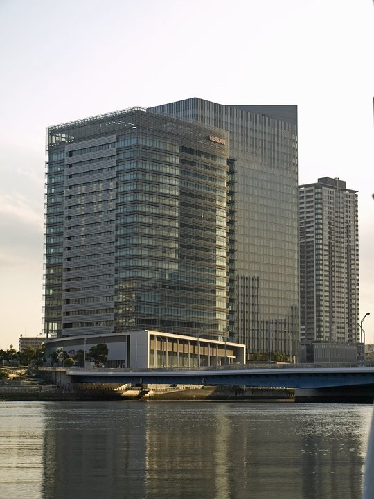 Biography|Makoto Uchida — He Left This Tower on the Last Day of March