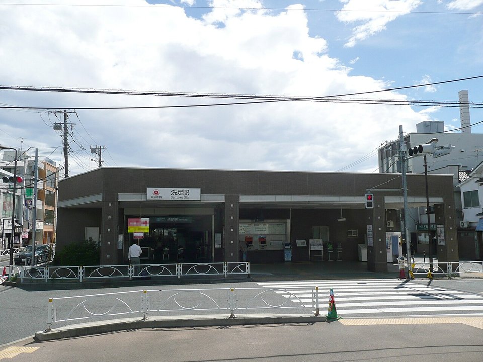 僕の心のヤバイやつ The Dangers in My Heart | 洗足駅前ふれあい広場 Senzoku Station Fureai Plaza — チョコを渡した午後
