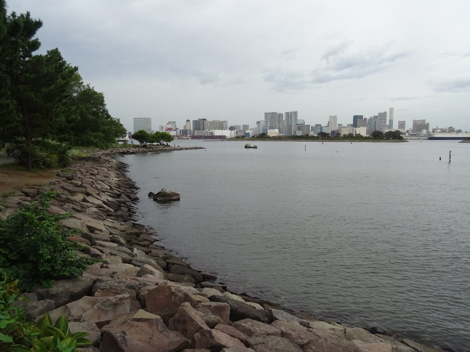 彼女、お借りします | お台場海浜公園 — 墨が涙を受け止めた海辺