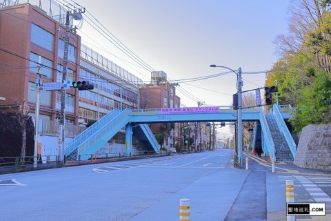 【推しの子】 | 中目黒小前歩道橋 — The Hand …