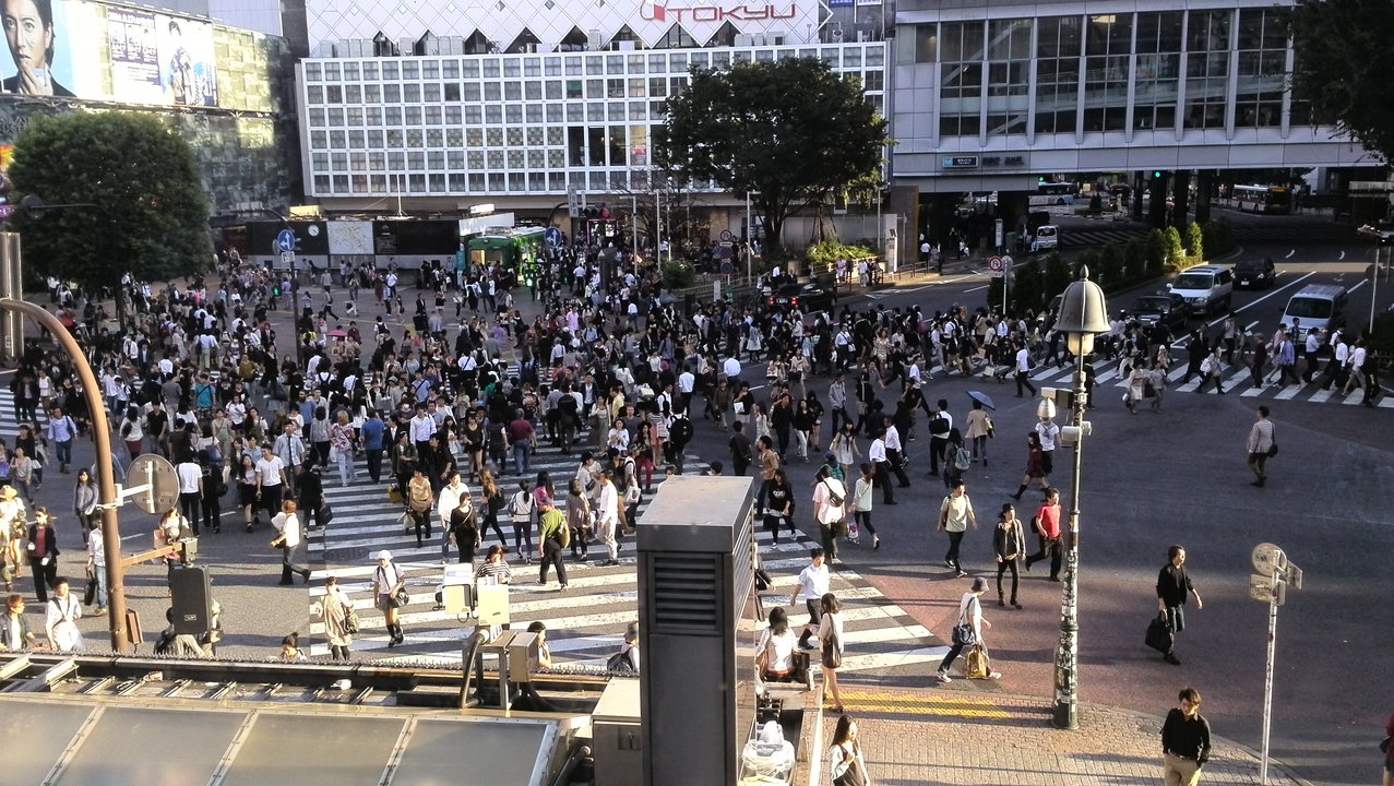 呪術廻戦 | ハチ公前広場 — The Crowd Moves the Wrong Way