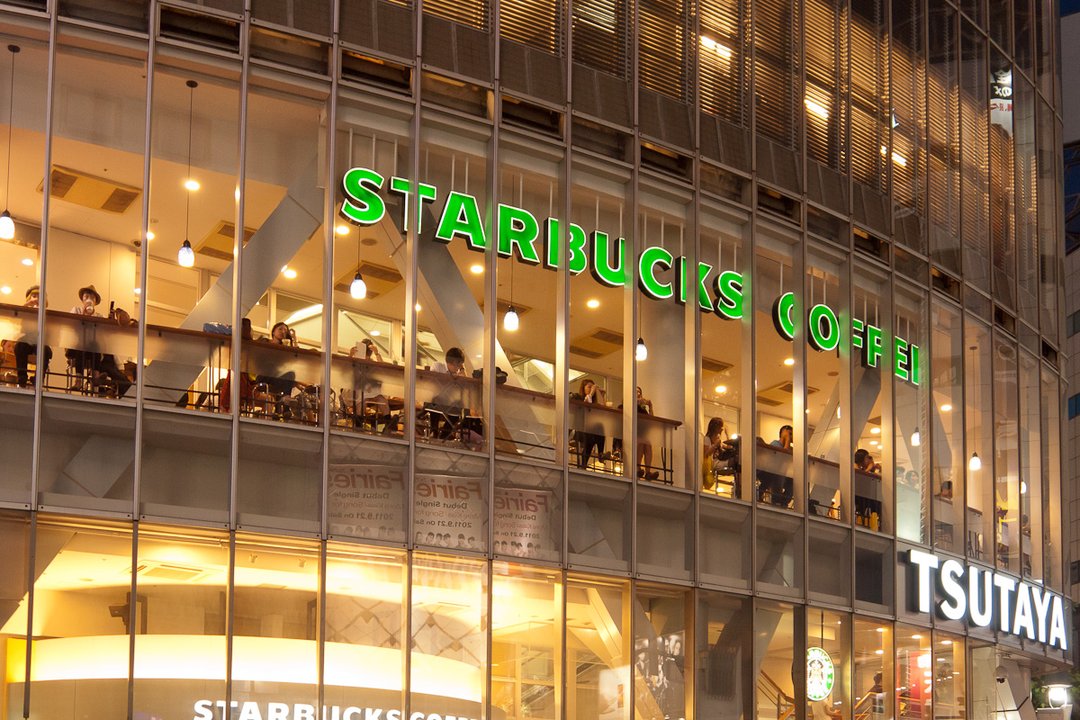 【推しの子】 | SHIBUYA TSUTAYA 2F — The Window Where Ai Was Chosen