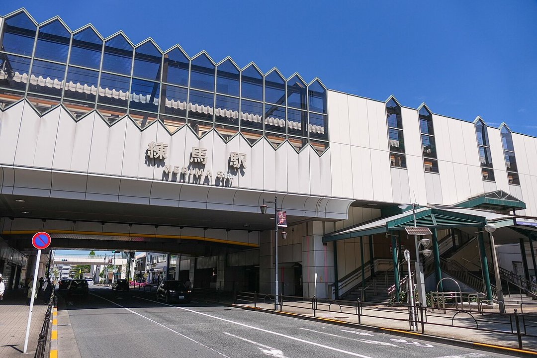 チェンソーマン | 練馬駅南口 — 日常へ落ちる血のハンマー