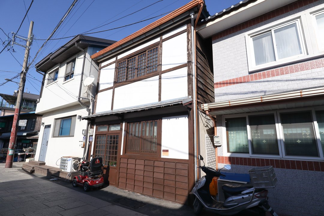 When the Camellia Blooms | Guryongpo Japanese House Street — Ongsan Is a Real Town — photo 2