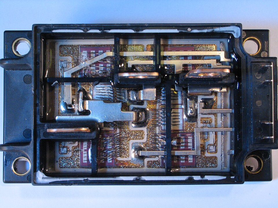 Semiconductor History | DENSO Hirose — The Prius IGBT Survives the Heat