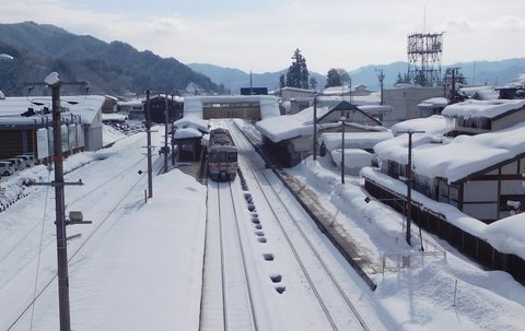 君の名は。 | 飛騨古川駅 — 手がかりを求めて降りるホーム
