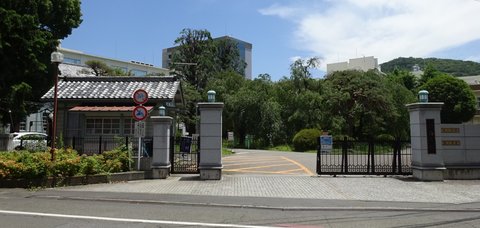 瑠璃の宝石 | 群馬大学桐生正門前 — 自分たちで始めるバ…
