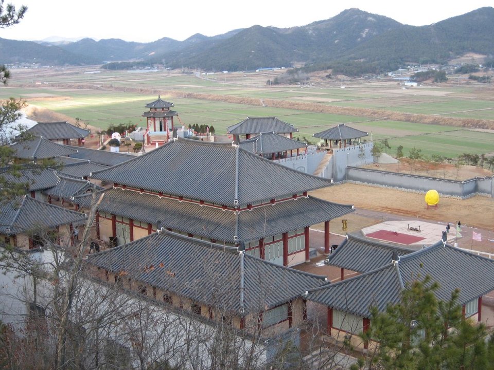 Empress Ki|Yongin Daejanggeum Park — The Goryeo Streets Built for a Yuan Empress