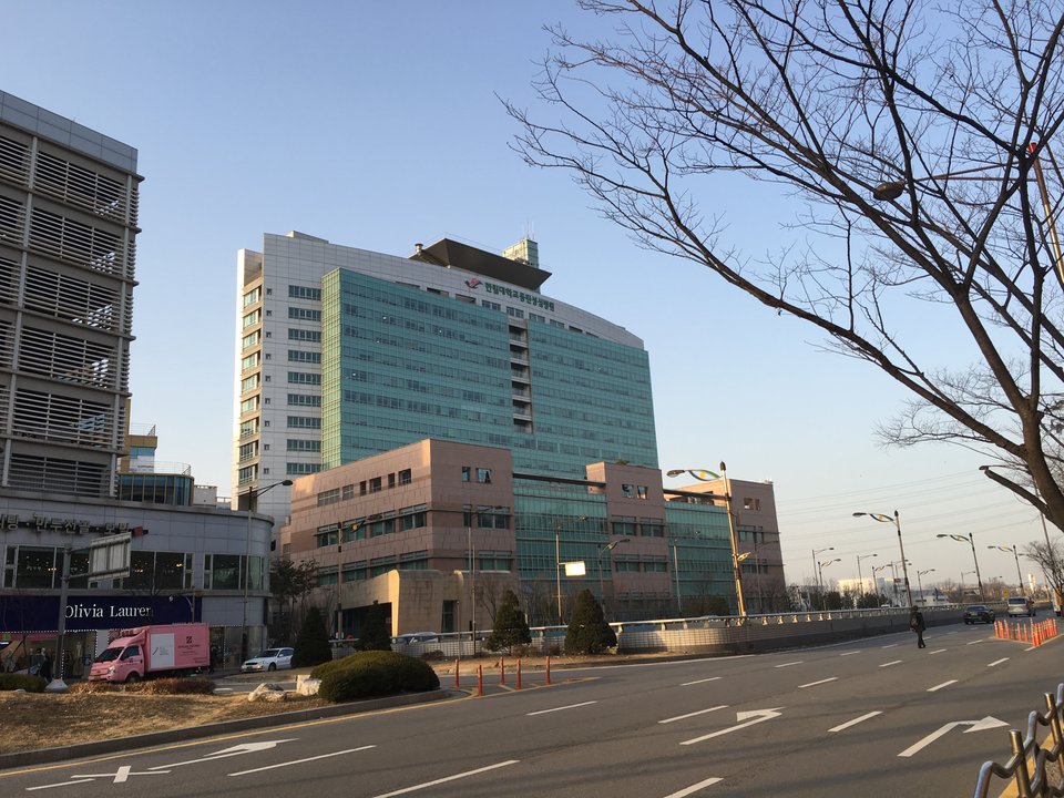 Hospital Playlist | Hallym University Dongtan Sacred Heart Hospital — The Roof They Called Gangwoon