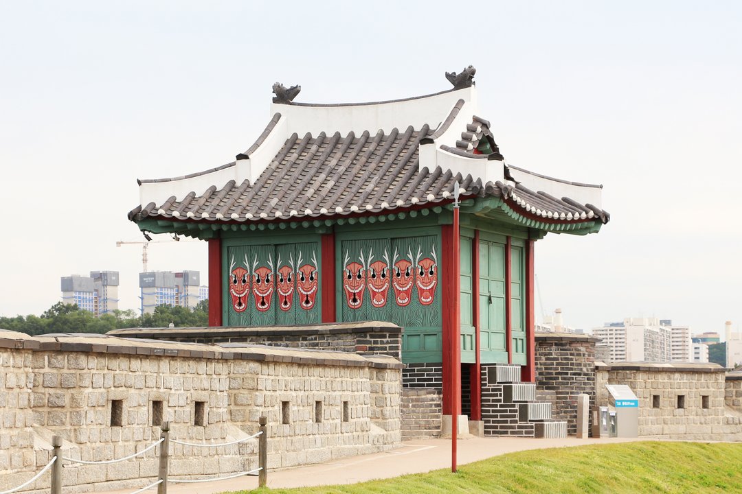 Lovely Runner | Banghwasuryujeong and Yongyeon Pond — The Bicycle Lesson — photo 2
