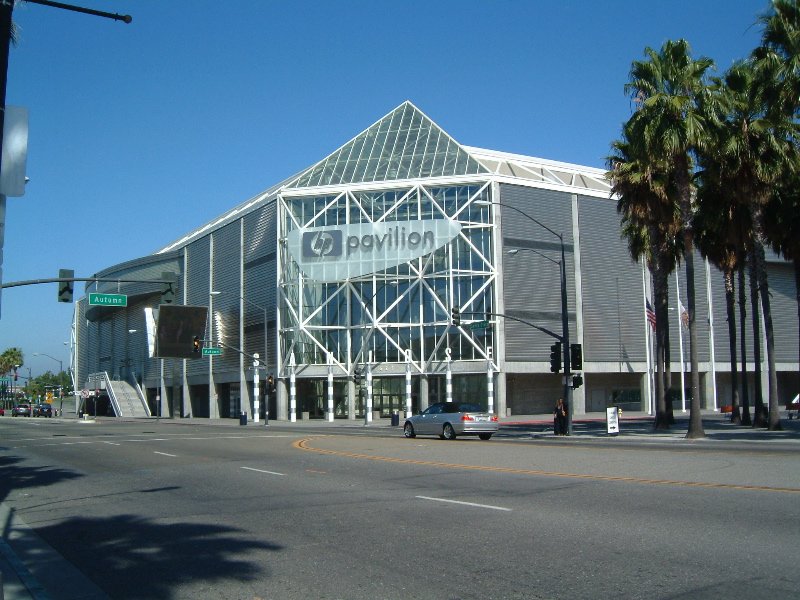 Concert History | HP Pavilion — A Reversible Pixel Curtain Preserved Arena-Wide Sightlines