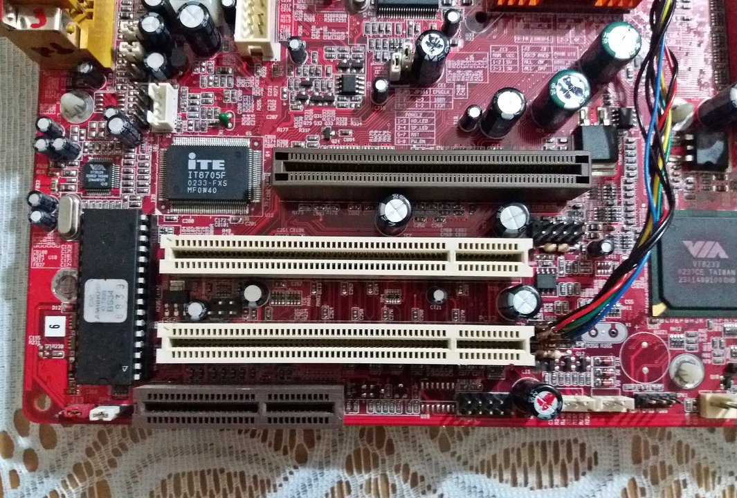 Semiconductor History | Intel Headquarters, June 1992 — The Expansion Slot Becomes a Shared Standard
