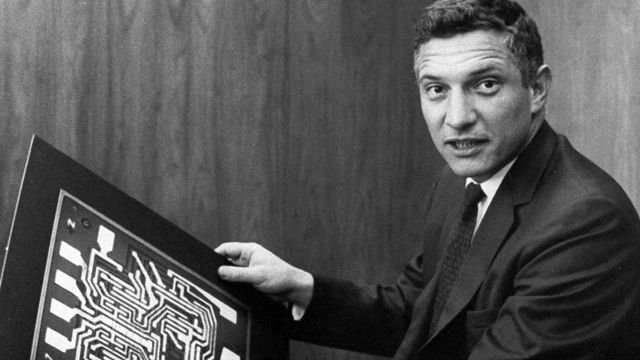 Biography|Robert Noyce — The Charleston Bench Where He Drew a Circuit on Silicon