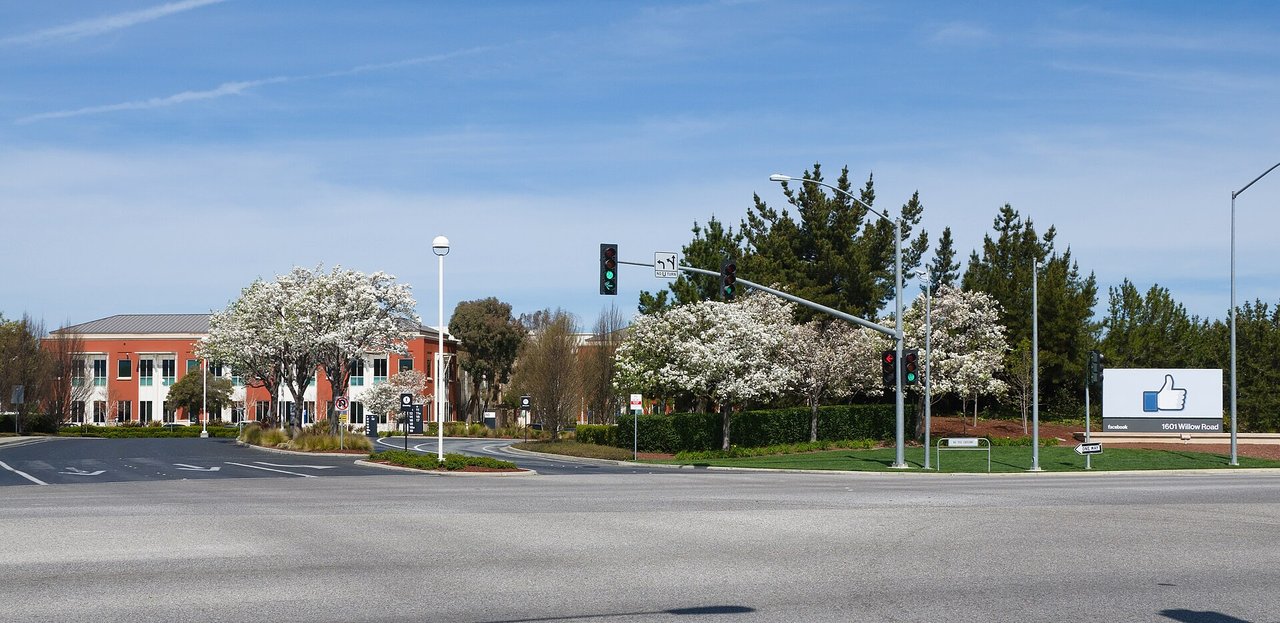 Technology History | 1 Hacker Way, Menlo Park — The Billion-Dollar Price That Was Never Paid