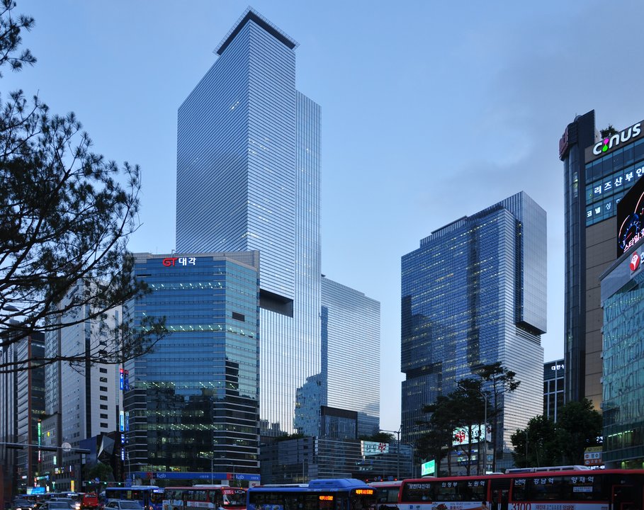 Semiconductor History | 강남역 8번 출구 — One Thousand and Twenty-Three Days Outside Samsung's Seocho Building