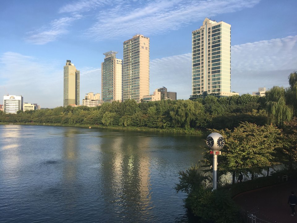 Stairway to Heaven | Seokchon Lake — The Water the Outdoor Park Sits In