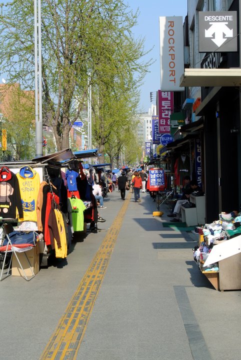 A Korean Odyssey | Antique Story, Itaewon — The Shop That Sold the Dearest Teapot