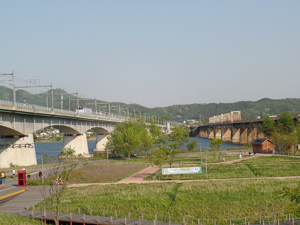 Hotel del Luna|Yangsu Bridge — The Crossing After the Grudge Let Go