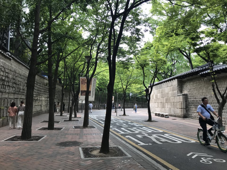 Reborn Rich | Deoksugung Stone Wall Road — The Hand He Didn't Plan to Hold