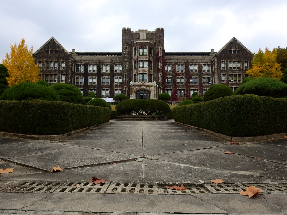 True Beauty|Yonsei University Yeonhui Hall — The Red Brick That Became Saebom High