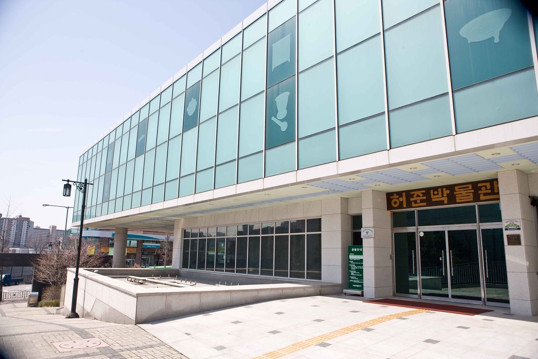 Hur Jun | Heo Jun Museum — The Book That Outlived the Ratings
