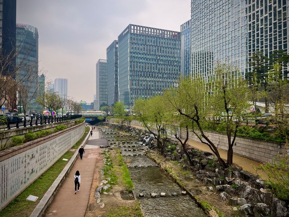 True Beauty | Sewoon Plaza — The Chase That Ran the Length of Cheonggyecheon