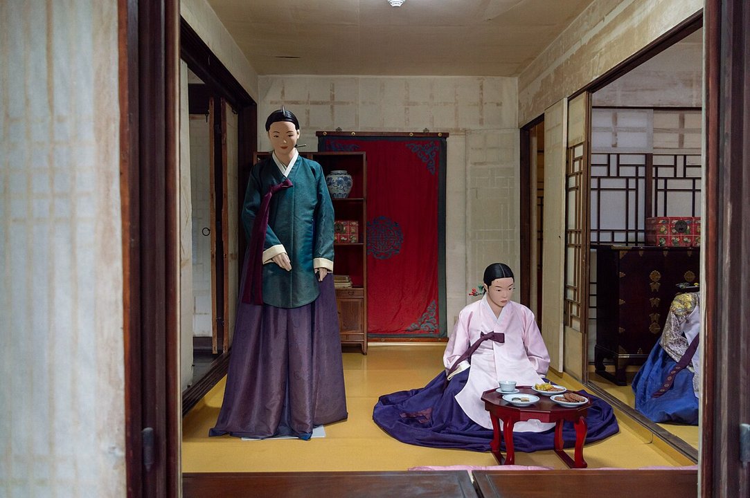 Goblin | Unhyeongung Yanggwan — The White House That Was Never Empty