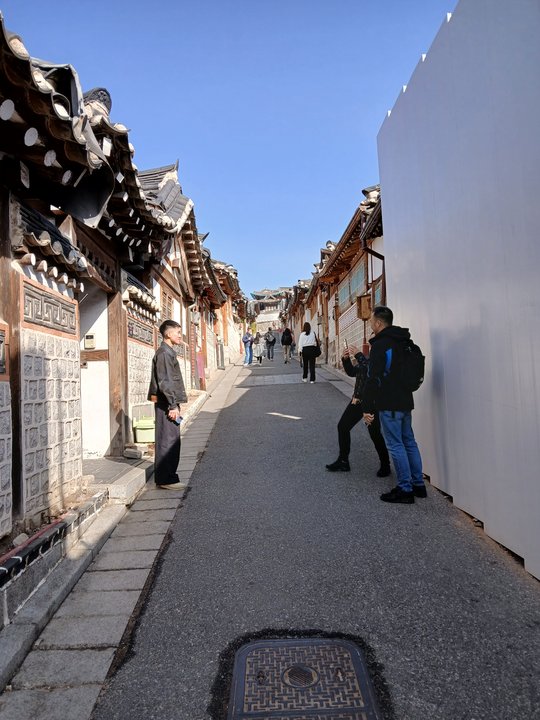 True Beauty | Yunbosun-gil — The Alley Where Prince Comics Never Sold Comics