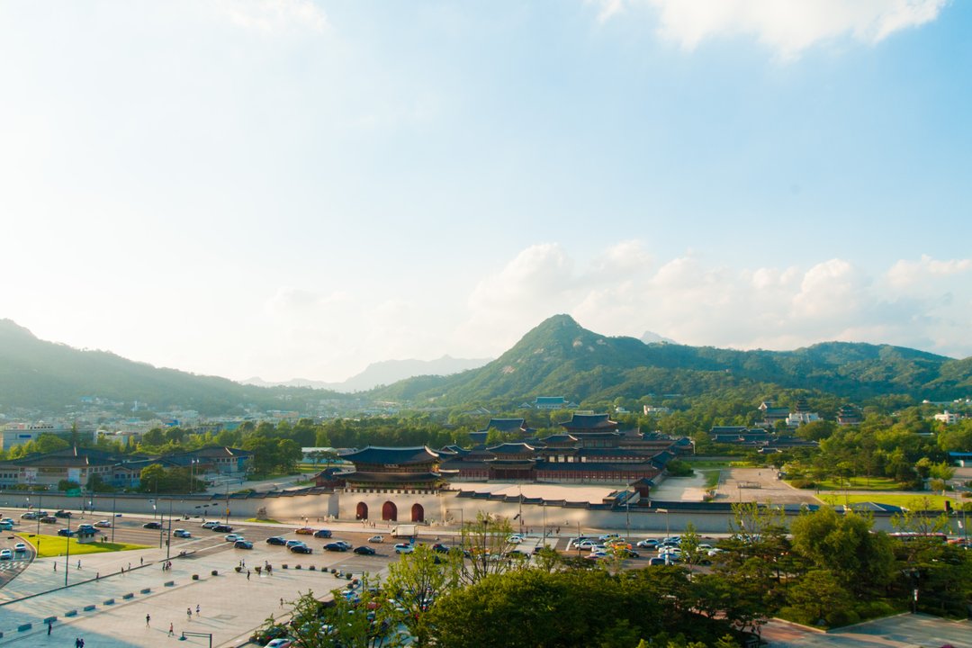 Heartstrings | Gyeongbokgung Palace — The Court That Frames a Traditional Major