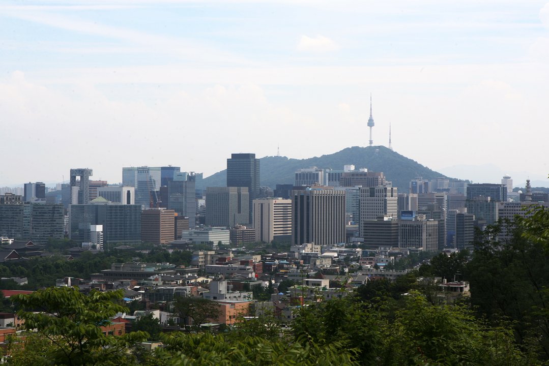 Marry My Husband|Cheongun Park — The Hill Path Above Jahamun