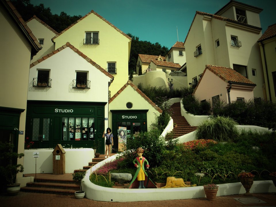 My Love from the Star | Petite France — The Kiss Under the Little Prince — photo 2