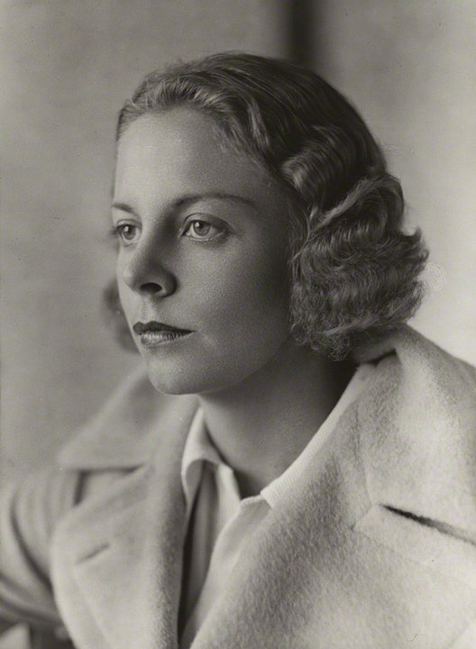 Biography | Alice Marble — the ranking tournament moved onto the public courts where she was already playing, Golden Gate Park, 1930 — photo 2