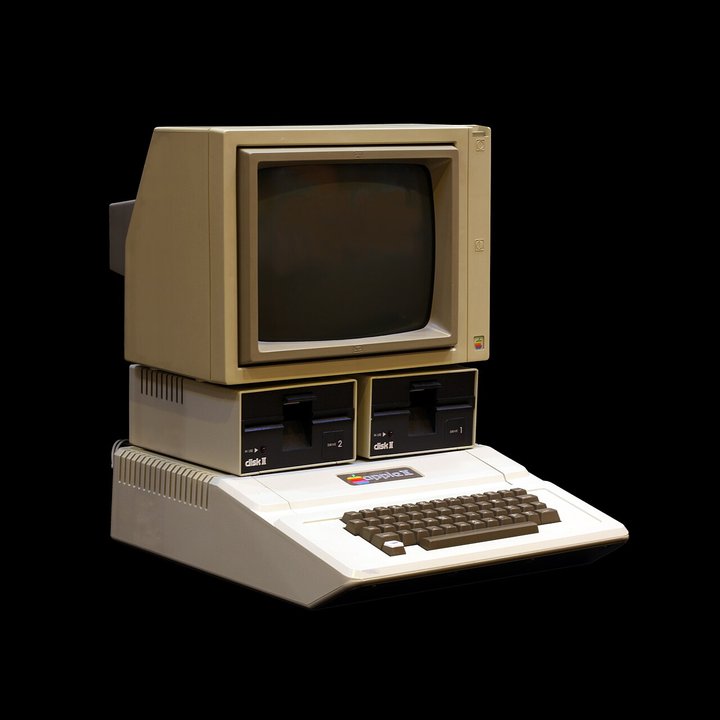Technology History | San Francisco Civic Auditorium — The Apple II Arrived in a Plastic Case — photo 2