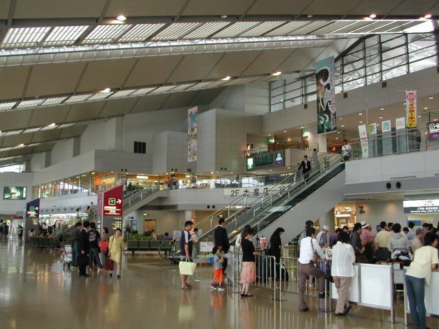 Japan Places | 新潟空港 おなごりコール — The Call After the Gate — photo 2