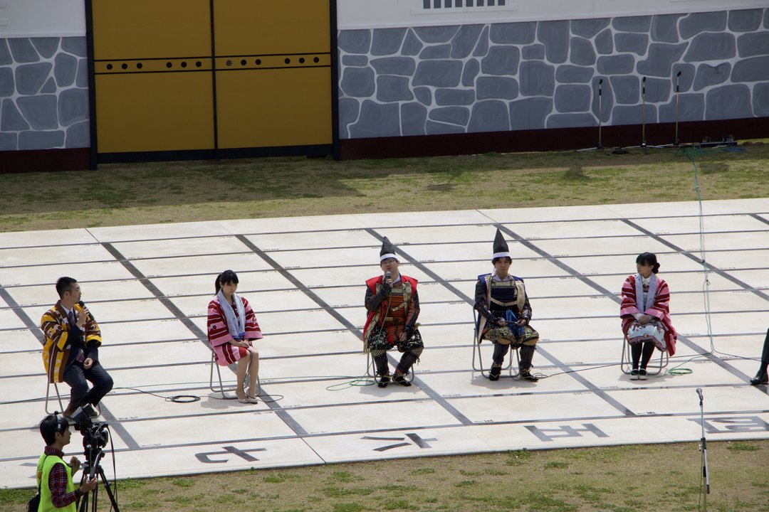 3月のライオン | 天童市市民文化会館 — 雨が集めた人間将棋