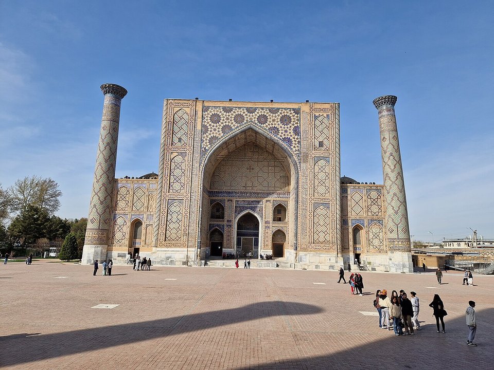 Dynastic History | Ulugh Beg Madrasa — Two Centuries Between One Side of the Registan and the Other