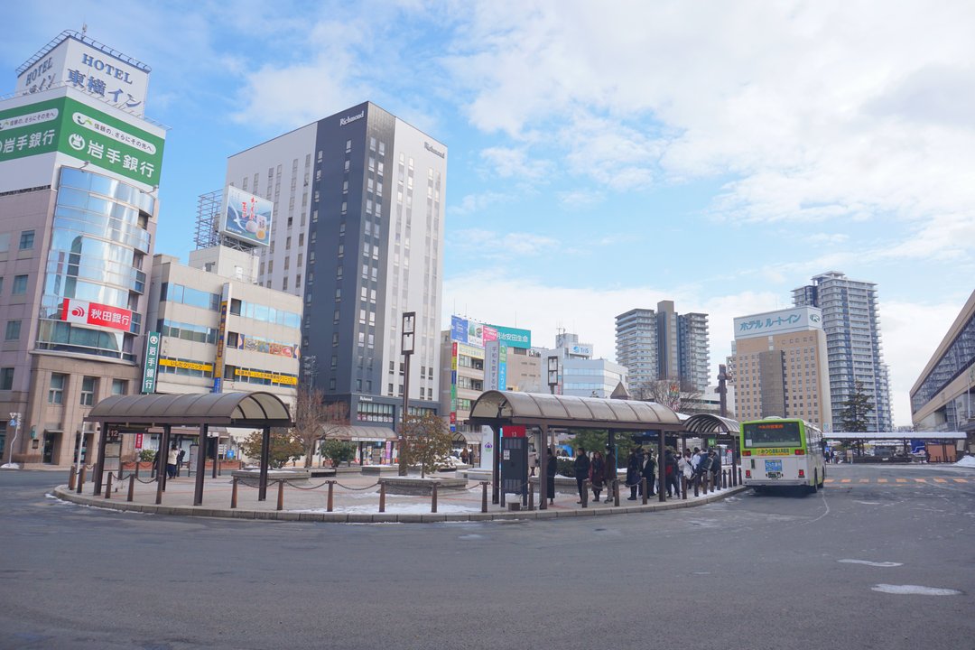 3月のライオン | 盛岡駅東口 — 白い嵐へ向かう北の玄関