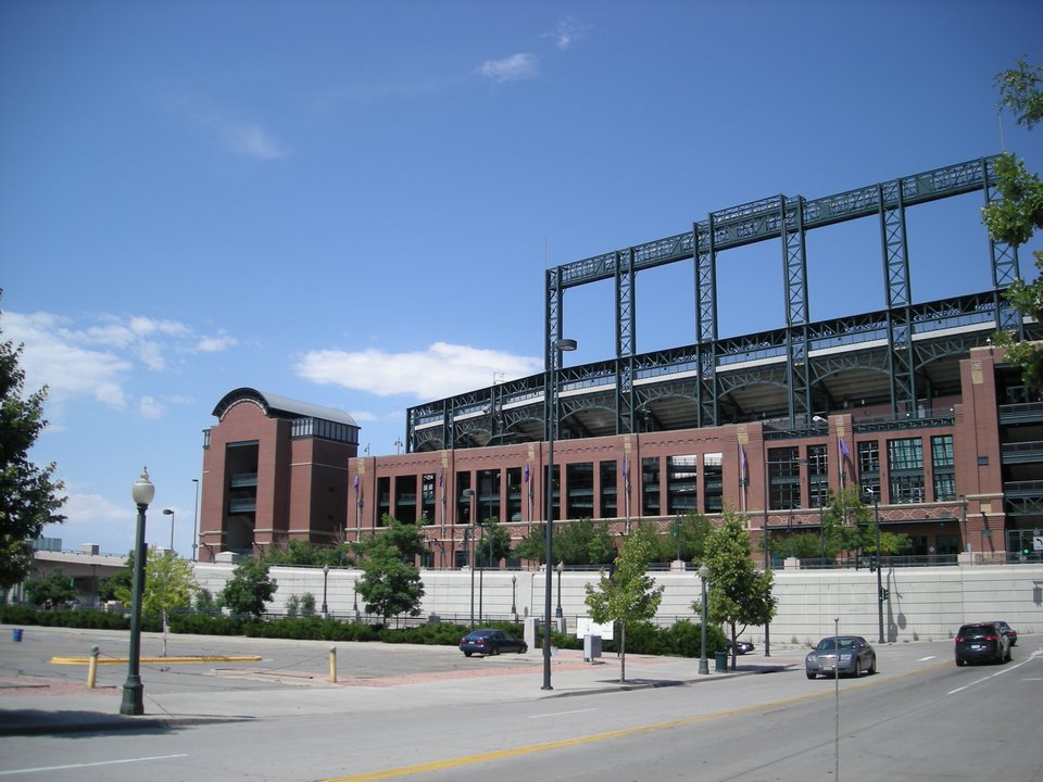 MLB | The First One Through the Door (Chen Chin-feng's debut, Coors Field, Denver) — photo 2