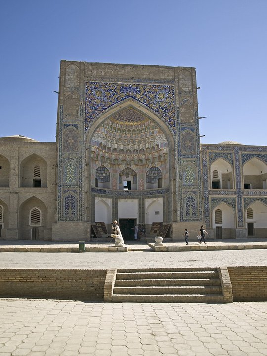 Dynastic History | Abdulaziz Khan Madrasa — An Ashtarkhanid Answer to a Timurid Facade
