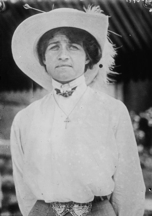 Biography | May Sutton — the women's national championship was a different tournament in a different state, and a seventeen-year-old Californian won it, Philadelphia Cricket Club, June 1904 — photo 2