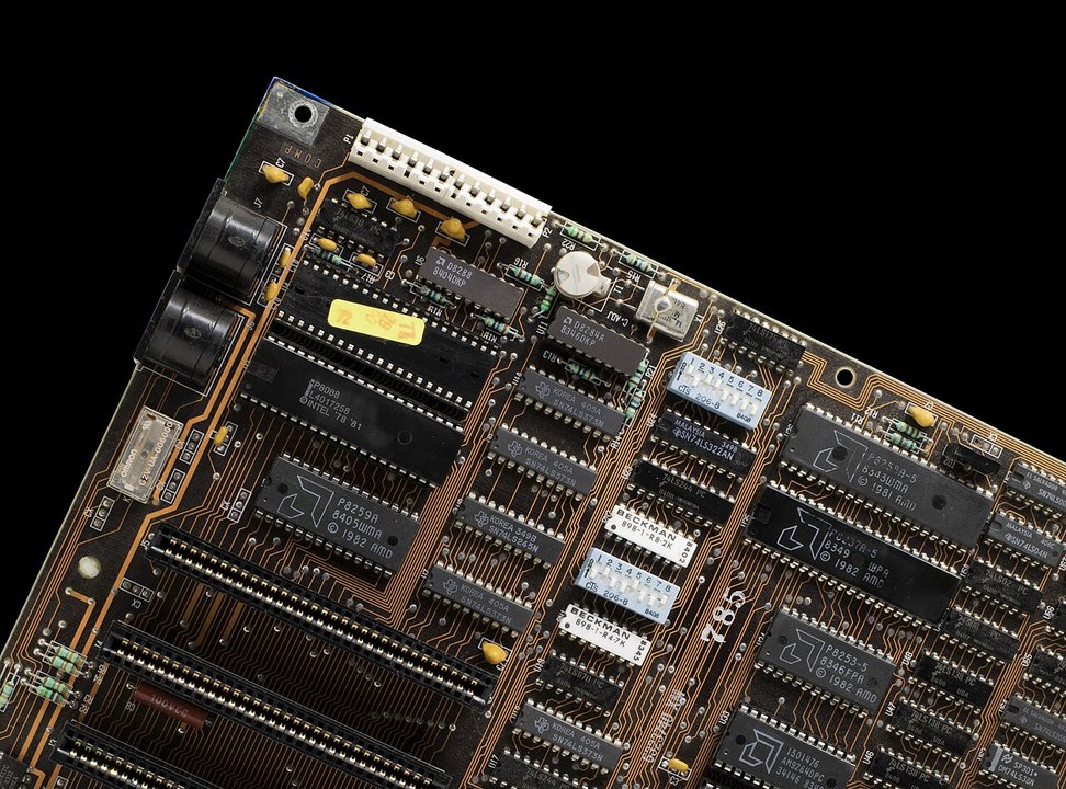 Semiconductor History | Waldorf Astoria, 12 August 1981 — IBM Makes Intel's 8088 the Center of the PC
