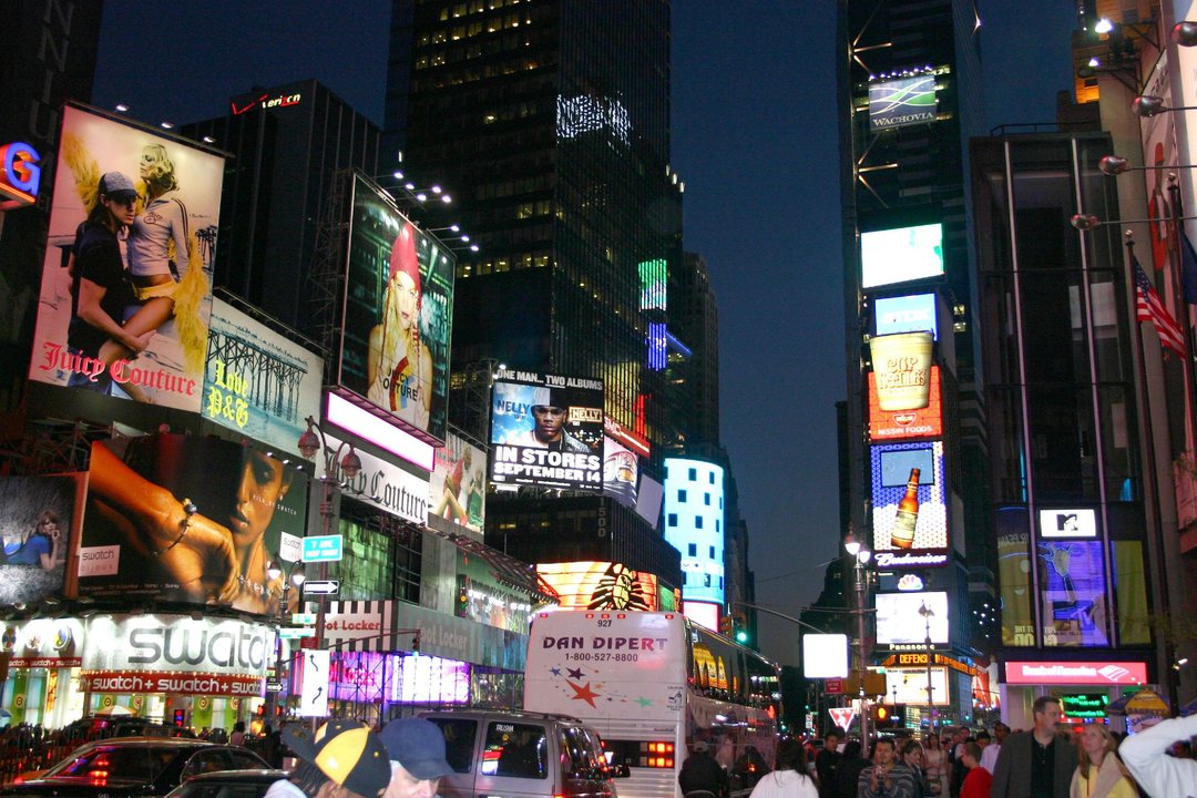 13 Going on 30 | Times Square — Thirty, Flirty and Under All That Light