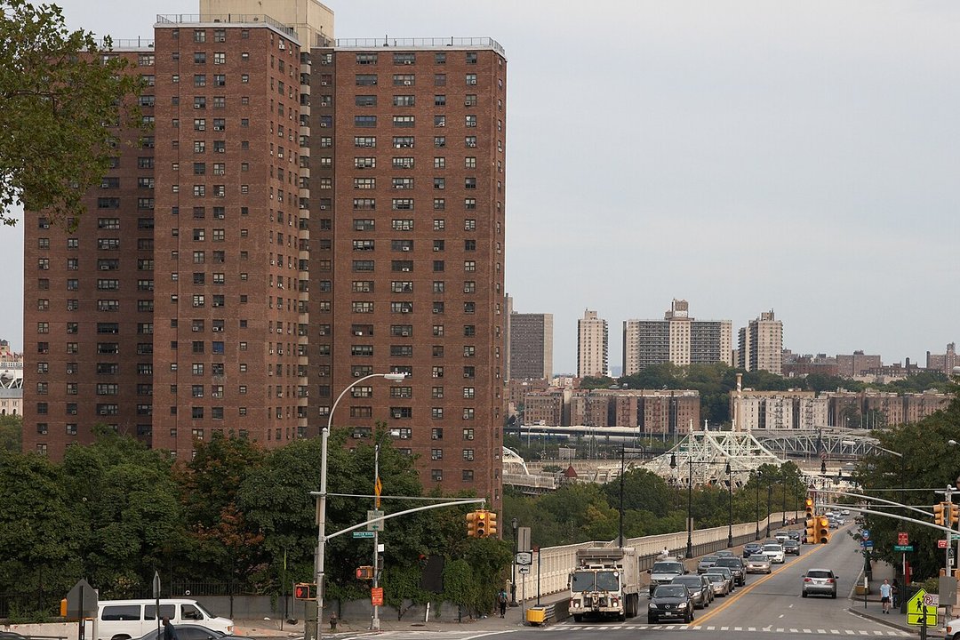 NFL History | Polo Grounds Site, Manhattan — A Tenant Cannot Fix the Field