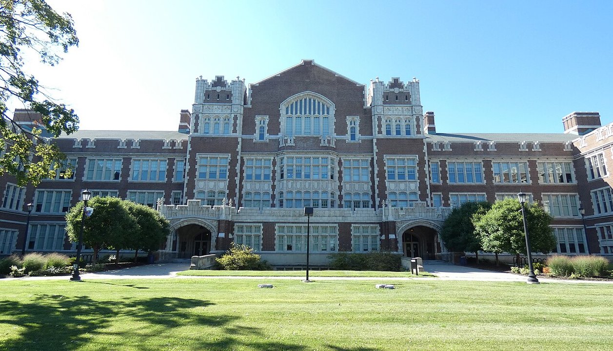 Biography | Gloria Steinem — The East Toledo High School That Anchored a Childhood on the Road — photo 2