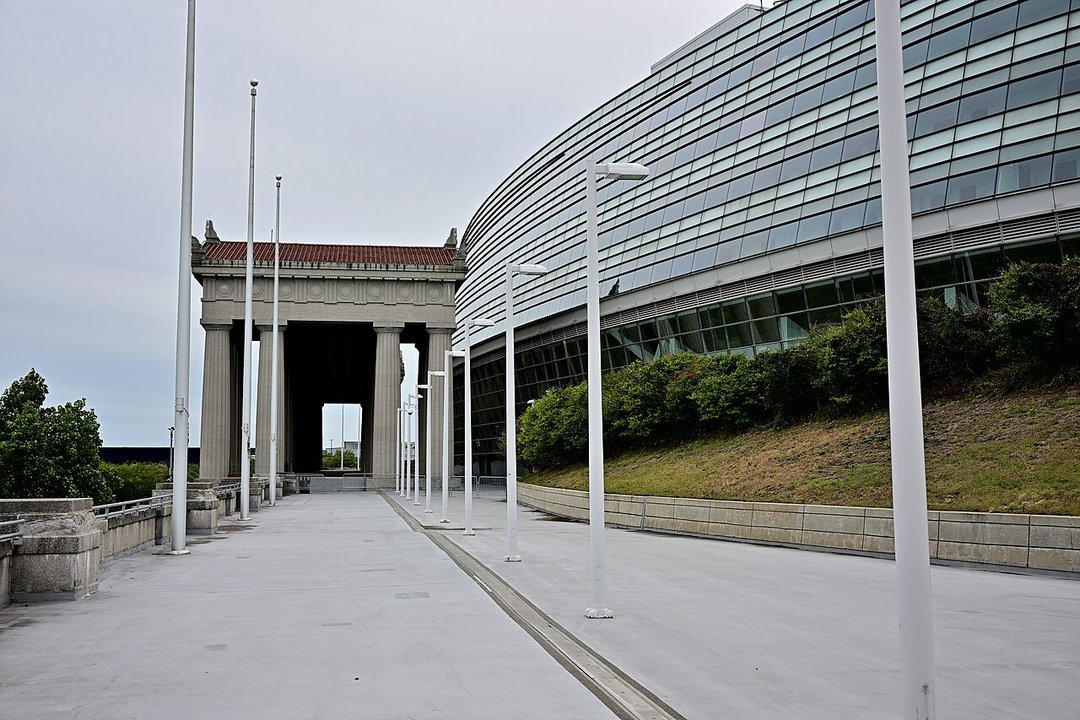 NFL History | Soldier Field, Chicago — The Landmark Renovated Out of Its Own Listing