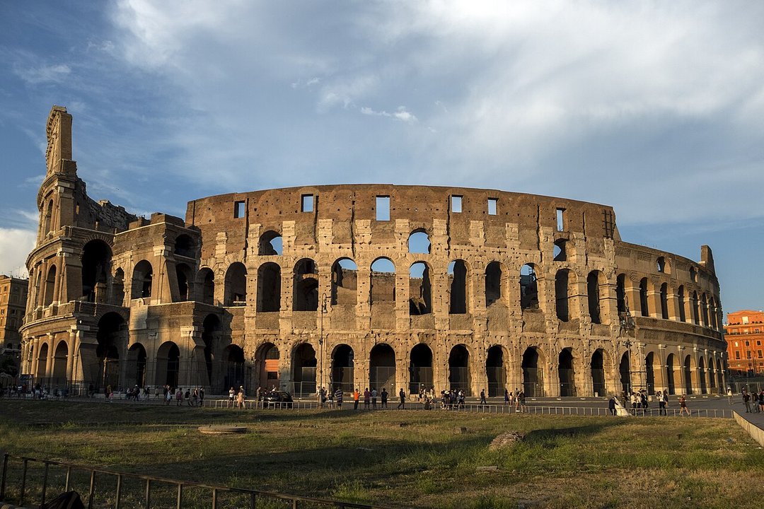 All the Money in the World|The Colosseum — Arriving at the Centre of the Empire — photo 2