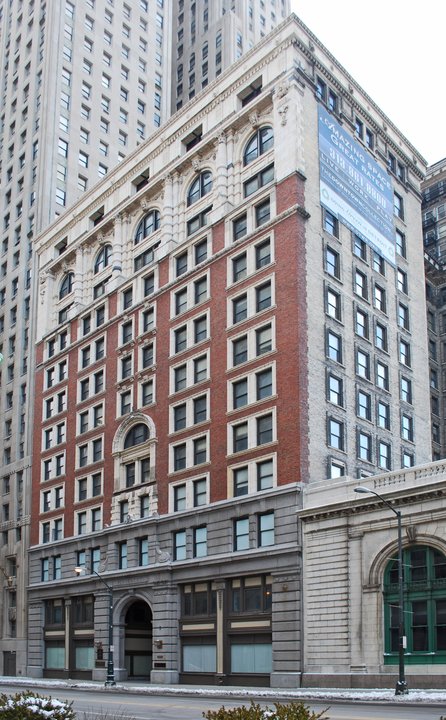 8 Mile|Penobscot Building — forty-seven floors of art deco and one radio station