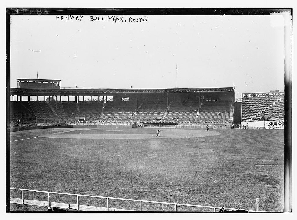 NFL History | Fenway Park, Boston — The Home Championship Date Went to the Polo Grounds — photo 2